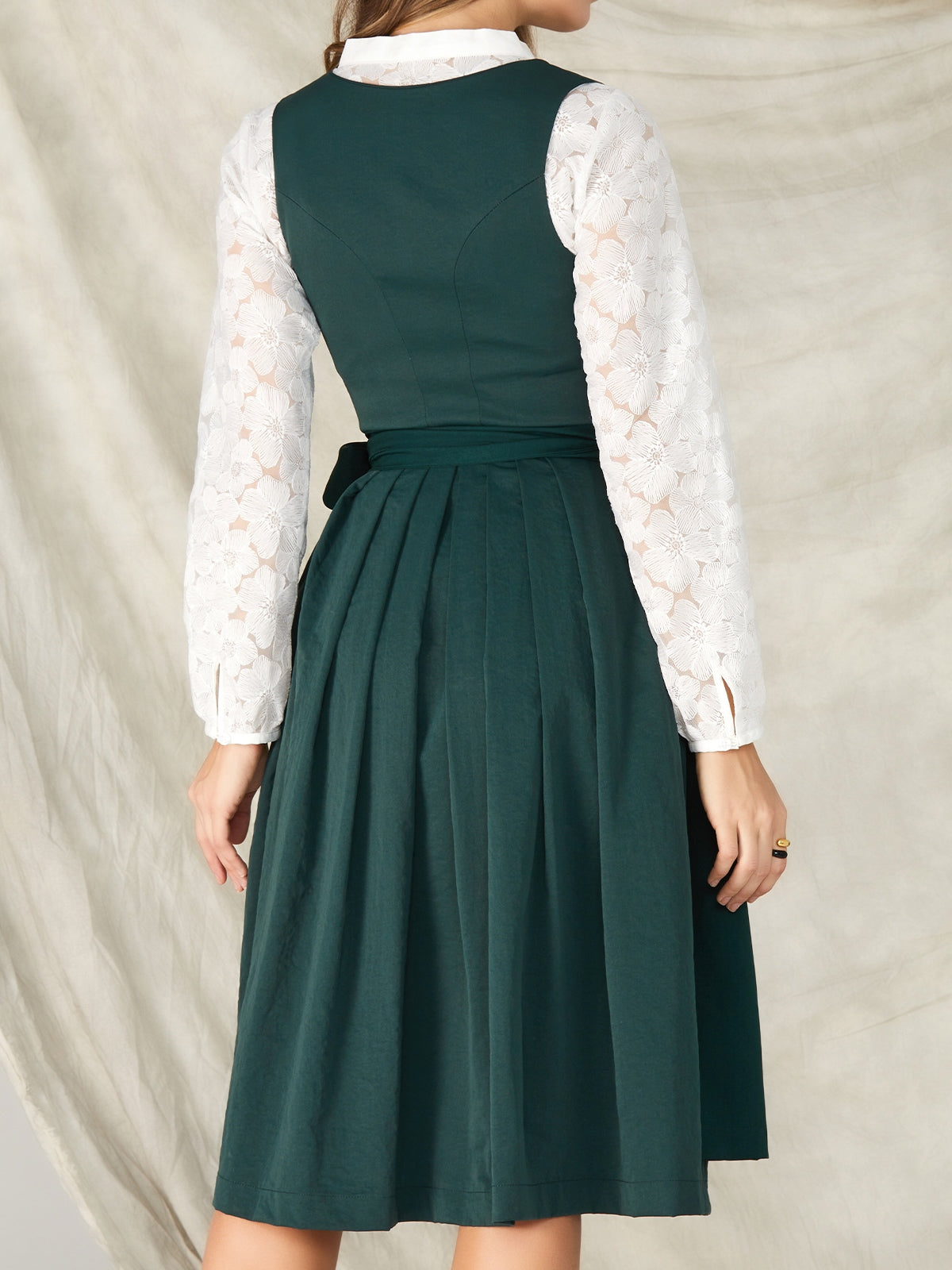 Online shopping for mini dirndls: tips and tricks for the perfect purchase